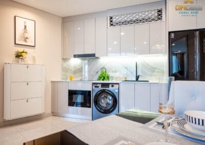 Moderná kuchyňa v apartmáne SIAMIQ, štýlové a funkčné vybavenie, ideálne pre dovolenku.