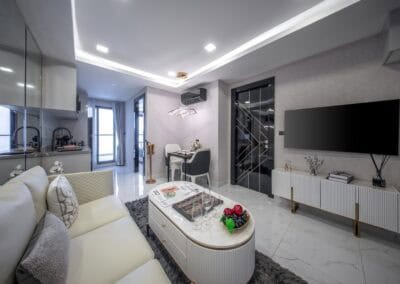Moderný obývací priestor v apartmáne SIAMIQ s elegantným dizajnom.